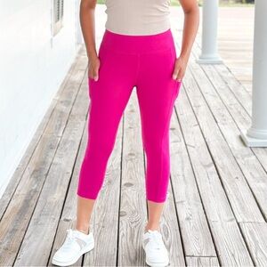 NEW Rae Mode Capri Leggings size medium - pink